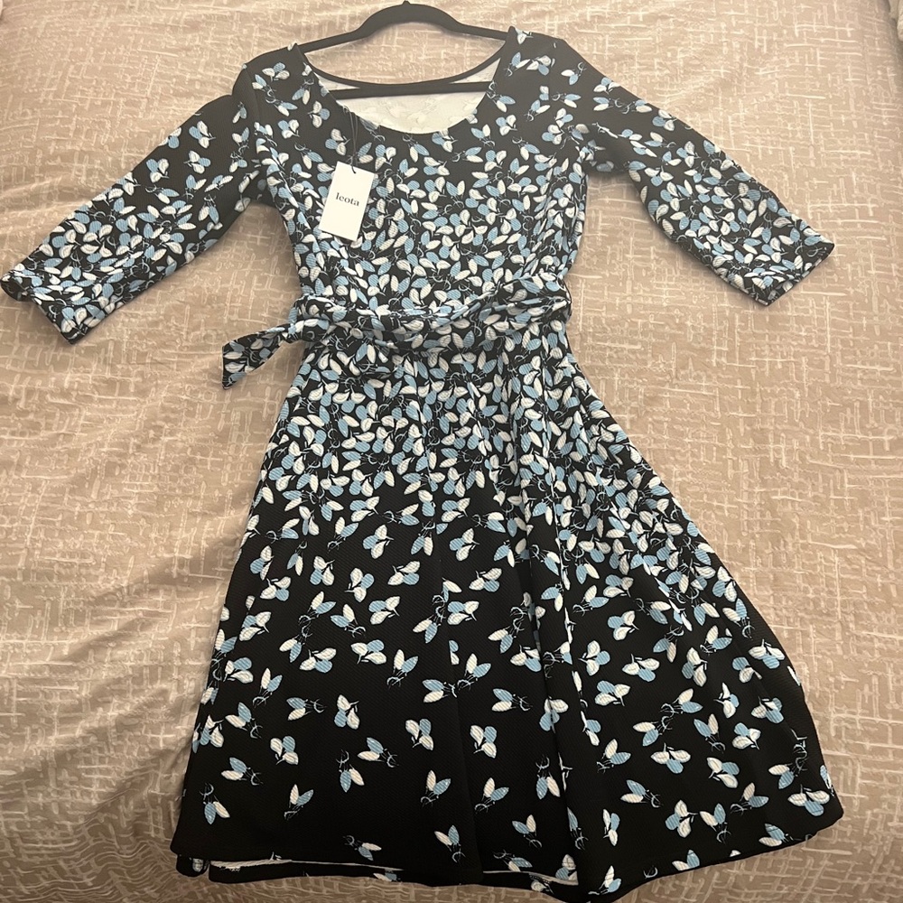 Black dress with tie, Size Large